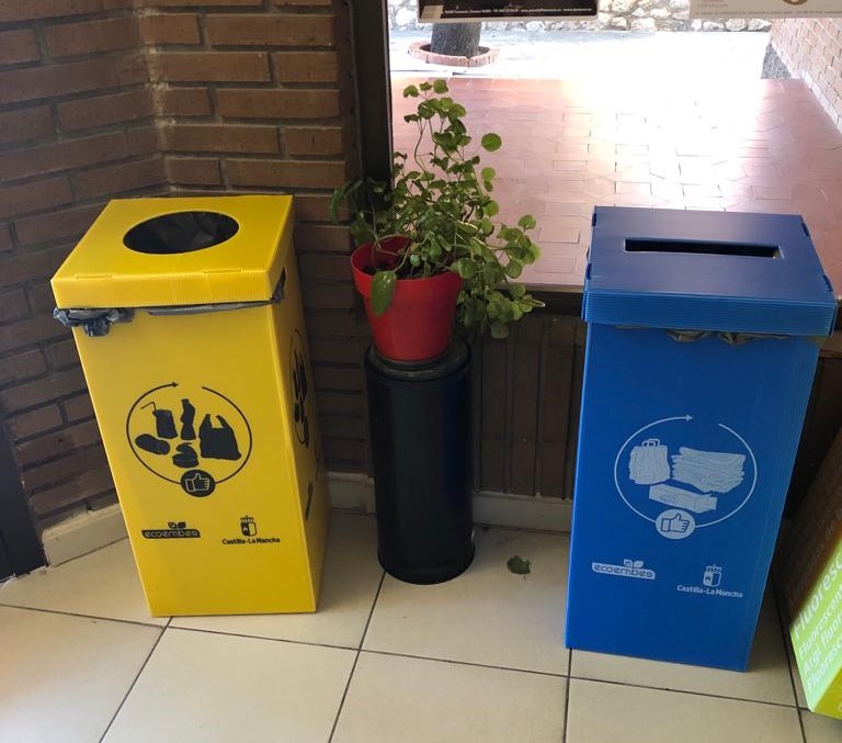 El Ayuntamiento de Tarancón incentiva el reciclaje con la colocación de nuevas papeleras