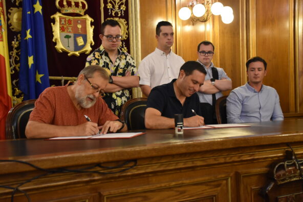 La Diputación de Cuenca firma un convenio con ADOCU de 40.000 euros para favorecer la inclusión de personas con síndrome de Down