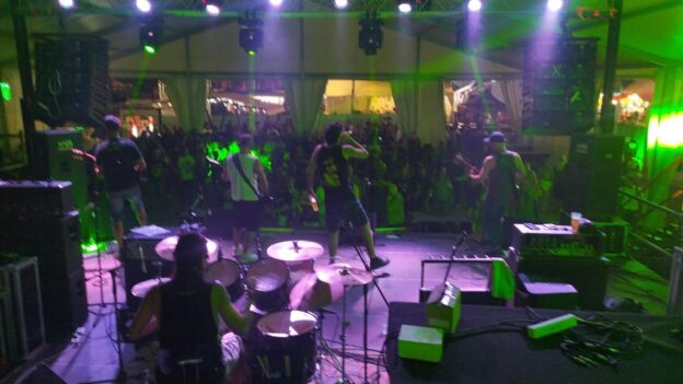 La carpa joven de la Agrupación de Hostelería trae más de 25 actuaciones al recinto ferial en estos días festivos a Cuenca