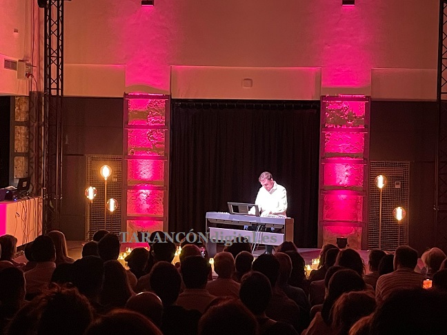 El Mercado de las Artes Luisa Sigea acogía este viernes un excelente concierto «Tributo a Ludovico Einaudi y BSO Películas Disney» por CHRISTIAN CARRERAS