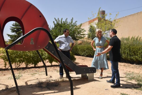 La Diputación de Cuenca ayudará al Ayuntamiento de El Peral con la adecuación de los parques del municipio