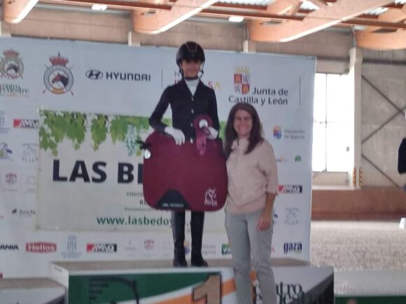 Doblete de la joven amazona del Equidepor Víctor Navarro, Alejandra Navarro García en el Concurso Nacional De Doma Clásica de Segovia