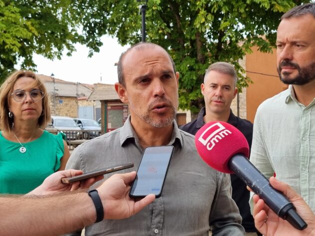 Bellido exige “la dimisión inmediata de Rubiales” y reclama un paso al frente del fútbol masculino “para sumarse a las reivindicaciones de sus compañeras”