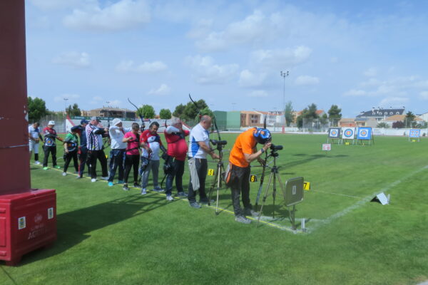 Casi una treintena de participantes en el XXXVII Trofeo de Fiestas de Tiro con Arco disputado en el Estadio Municipal de Tarancón