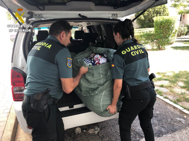 La Guardia Civil interviene en Tarancón  más de 700 artículos falsificados durante las fiestas