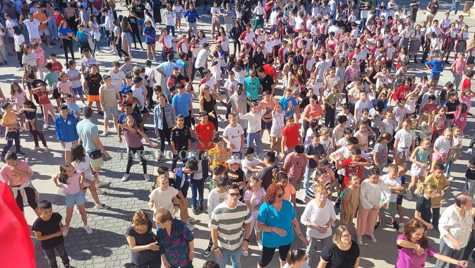 Nuevo éxito de participación en el Flashmob que Afad de Tarancón ha realizado hoy en la XXI Semana del Alzheimer