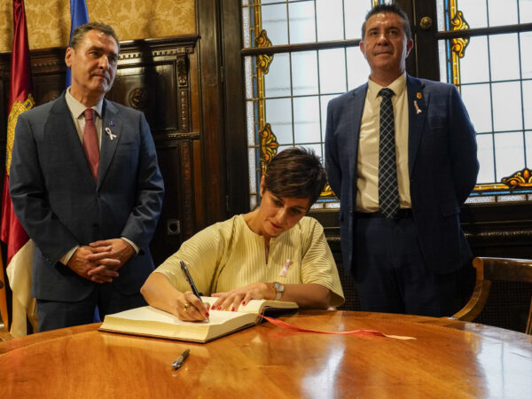 Isabel Rodríguez anuncia la convocatoria de un  nuevo programa de empleo para las entidades  locales por importe de 300 millones de euros