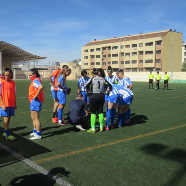 Con empate ante el CD Cazalegas Ebora Formación, debuta en la liga Regional preferente Femenina, el equipo de la EFB Jesús de la Ossa que remonto un gol del equipo toledano