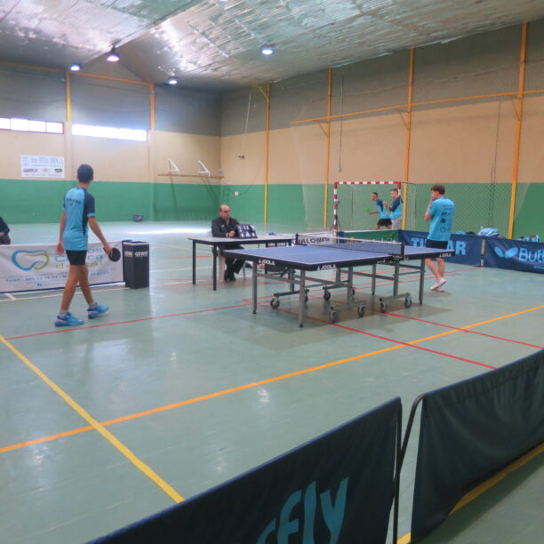 Tres de tres, Canalones Tenis de Mesa Tarancón, se impone tras el desempate en una extraordinaria jornada al Tenis Mesa Elda en el pabellón Peña el Águila y es uno de los cuatro equipo invicto en el Grupo VII de Segunda División Nacional.