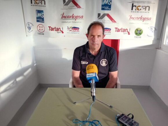 Jose Luis Sepulveda entrenador del CD Atletismo Tomelloso “el Tarancon tiene mucha calidad y te somete” por lo que el punto le parece muy bueno”.