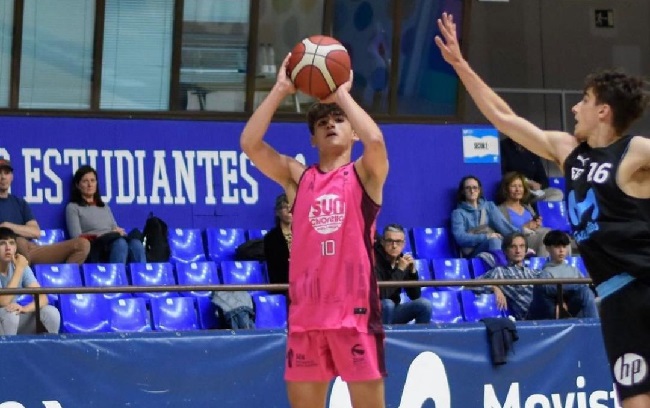 Álvaro Bricio se va consolidando en el baloncesto madrileño, con su equipo Basket Zentro Madrid. Entre tanto su hermanos Edu, se recupera de la lesión y confía pronto estar a punto con el Alcobendas en la liga EBA.