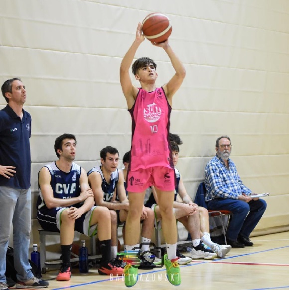 En la liga madrileña de Baloncesto, Álvaro Bricio, el jugador con mas tiempo en cancha de su equipo que se impuso al Fuenlabrada B 121.119