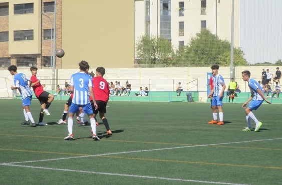 Aunque se adelantó con un penalti en el marcador, rápido empato el Azuqueca, que a poco del segundo tiempo marco su segundo gol, la EFB Jesús de la Ossa, se quedó sin puntuar en el San Miguel de Azuqueca en la liga Nacional Juvenil
