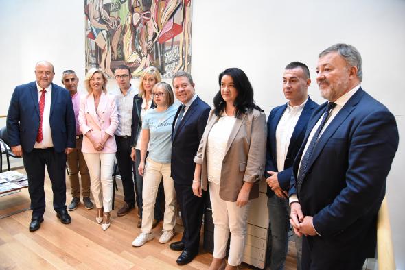 El presidente autonómico valora que Castilla-La Mancha “sea la región de toda España que más invierte en personas mayores”