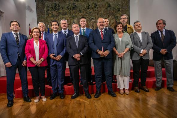 El Gobierno regional aprueba 73 millones de euros para mejorar la empleabilidad de más de 7.000 personas desempleadas de larga duración e incorpora formación y un cheque empleo