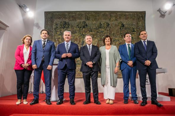 García-Page señala que los 500 millones de euros destinados a planes de empleo desde el año 2015 han mejorado la vida de 70.000 personas