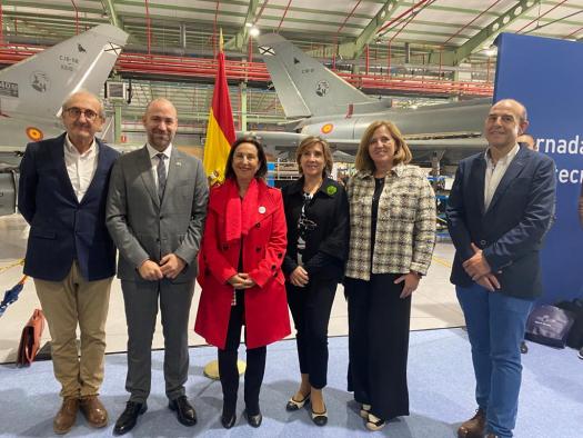 El Gobierno regional destaca al sector aeronáutico como uno de los que más oportunidades laborales ofrece a estudiantes de Formación Profesional