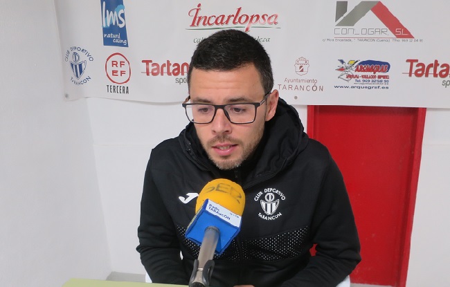 Jorge Cañete, entrenador del CD Tarancón “analizando la primera parte, hemos tenido mala fortuna” porque “el juego estaba siendo nuestro”.
