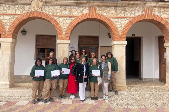 El Gobierno regional  clausura el RECUAL que ha permitido acondicionar la Fuente de los Tres Chorros y el parque de Alonso Céspedes en Horcajo de Santiago