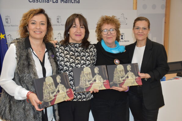 Dos sisanteñas rescatan del olvido a Luisa Roldán, escultora barroca que rompió esquemas, y se la presentan a los más jóvenes