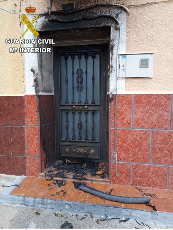 La Guardia Civil detiene al presunto autor de un delito continuado de daños en vehículos y puertas de viviendas en Yepes