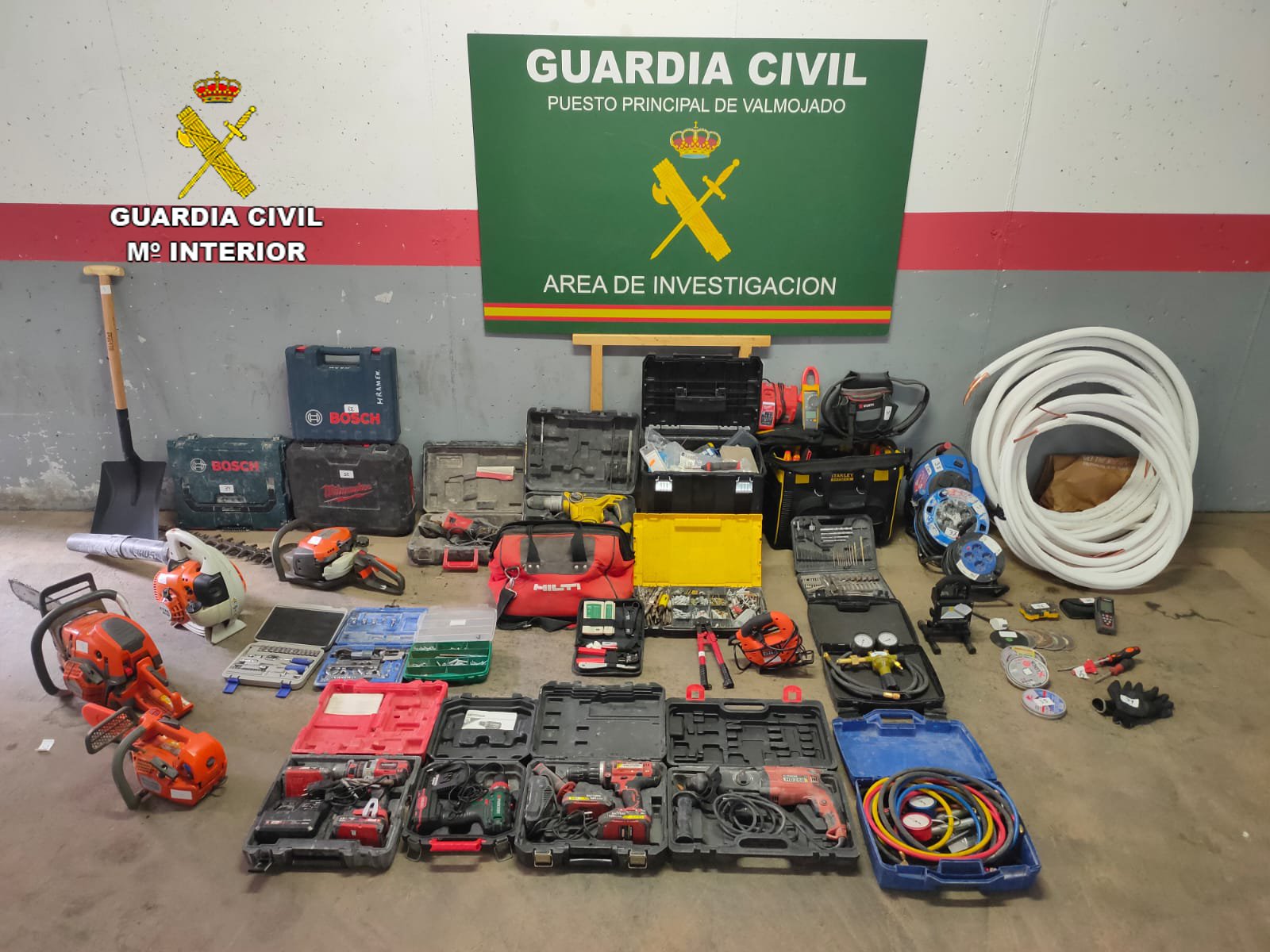 La Guardia Civil detiene a dos personas por más de 25 robos en interior de vehículo en las provincias de Toledo, Ávila y Madrid