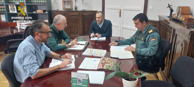 La Guardia Civil y la Delegación Provincial de Sanidad de Cuenca unen esfuerzos para garantizar la seguridad en juguetes durante la temporada navideña