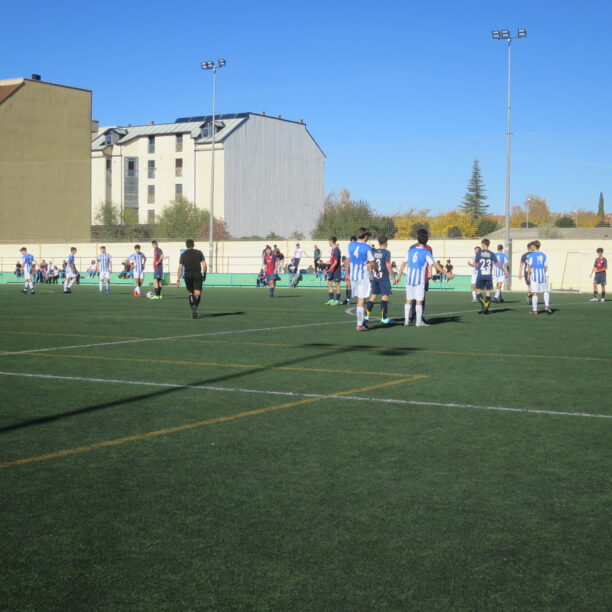 Muchos goles encajados y pocos puntos ha logrado la EFB Jesús de la Ossa, en la jornada del fin de semana, Liga Regional Cadete y sector asociado Infantil y Liga Interescuelas
