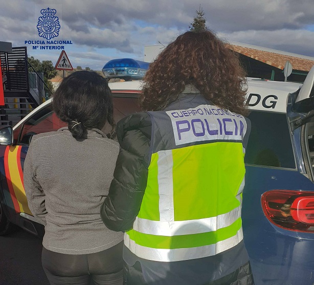 La Policía Nacional detiene a cuatro personas en Cuenca por falsificar documentación para trabajar careciendo de permiso