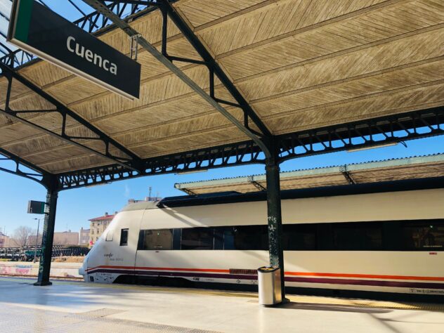 Transportes activa desde este jueves la venta de los abonos de tren y autobús con descuentos de hasta el 100%