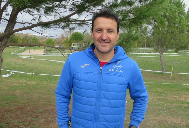 Raúl Cantarero, presidente del CD Atletismo Tarancón “hemos vivido una jornada vistosa” en referencia a la prueba de Campo a Través en el circuito Juan Carlos de la Ossa. Ha confirmado que en el Campeonato de España en Soria el fin de semana “estaremos con nueve equipos” y alguno puede estar en “el top ten nacional”