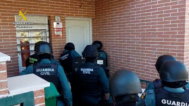 La Guardia Civil desarticula una organización criminal dedicada a robos con fuerza en establecimientos y robo de vehículos de alta gama