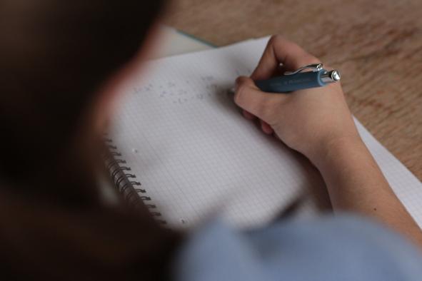 Cerca de 4.200 alumnas y alumnos de la región realizarán la prueba gratuita para obtener el certificado B1 en idiomas.