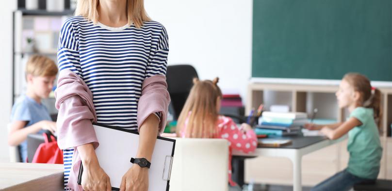 Las organizaciones sindicales dan el visto bueno a una oferta de empleo de más de 1.100 plazas para el cuerpo de maestros presentada por el Gobierno regional