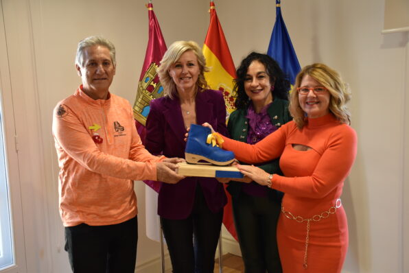 El Gobierno regional felicita a la Asociación’ Amigos del Camino de Santiago y la Santa Cruz’ por la concesión del Premio ‘Elías Vadiña’