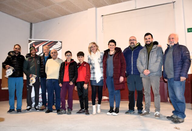 El Ayuntamiento de Chillarón reconoce a dos jóvenes promesas de la escalada: Alicia García López y Gael Clúa Cañizares