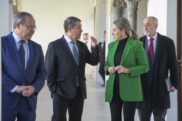 Milagros Tolón traslada al presidente de  Castilla-La Mancha la colaboración del  Gobierno de España