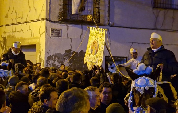 Veinticinco horas ha estado el estandarte de la Inmaculada Concepción de Horcajo de Santiago en las calles