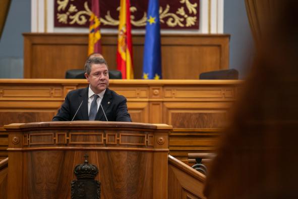Emiliano García-Page defiende “con claridad” la fortaleza y vigencia de la Constitución española frente a quienes “aspiran a retorcerla”