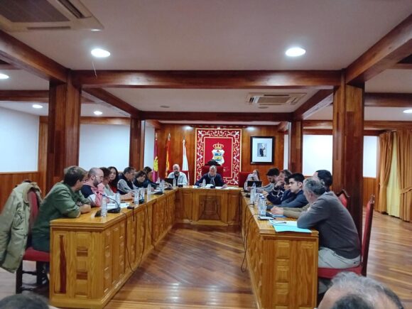 Con la abstención del Grupo Popular y el voto en contra de Vox y Mas Cuenca, el pleno de la Corporación con la mayoría socialista aprueba los presupuestos municipales para 2024