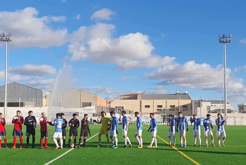 Superioridad del CD Tarancón, ante el Huracán de Balazote, al que goleo 0-4 en el primer partido del nuevo año.
