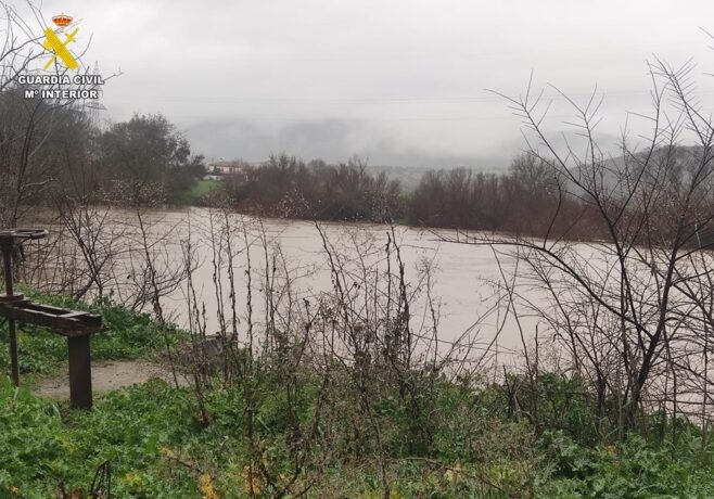 Rescate vehículo Camino Rural de Saceruela afectado por la tormenta denominada “Juan”