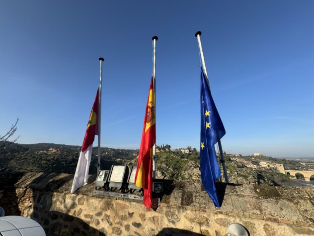 Las Cortes regionales se suman a la jornada de luto en memoria del expresidente de la Comisión Europea, Jacques Delors
