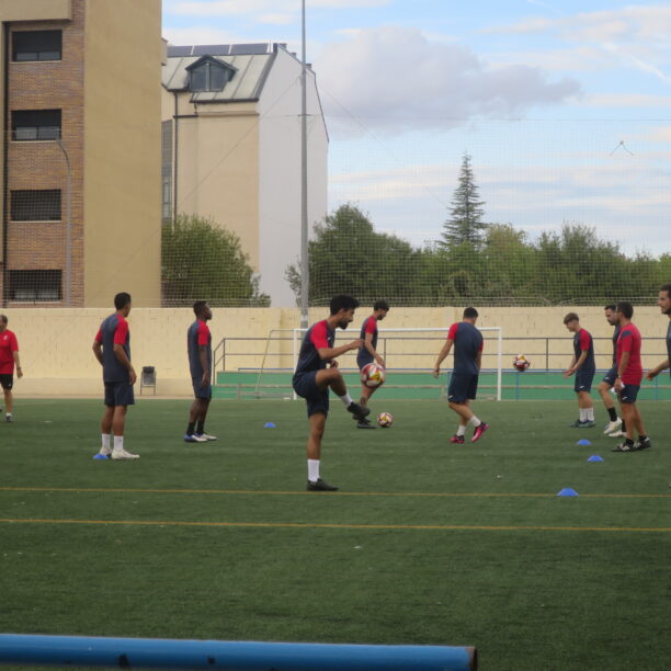El CD Tarancón, despide los encuentros en casa de la primera vuelta ante el CD Marchamalo, dispuesto a romper otros buenos datos del equipo alcarreño y lograr la tercera victoria de la temporada en casa.