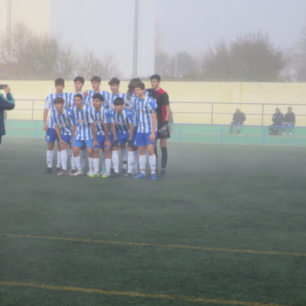 Los juveniles B de la EFB Jesús de la Ossa, perdía en Las Mesas por 2-1