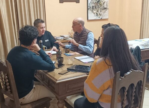 El proyecto Arraigo se reúne con cuatro pueblos de la provincia de Cuenca para conocer las necesidades y realizar propuestas