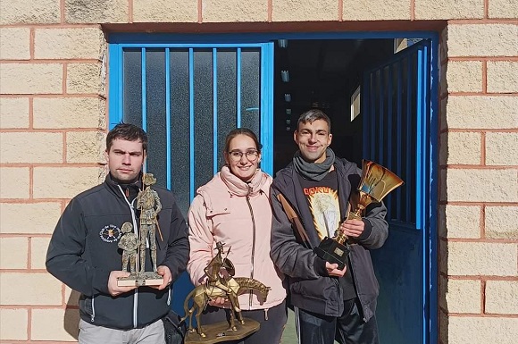 Casi  medio centenar de tiradores de ambos sexos y diferentes categorías, de dieciocho clubes se dieron cita en clásico Trofeo El Jamón de Tiro con Arco en Tarancón