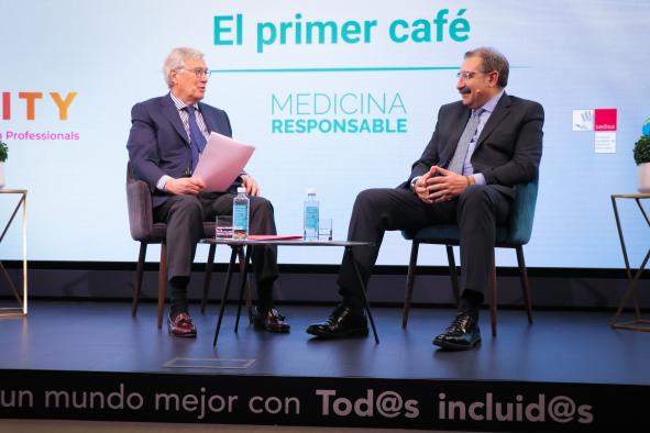 El Gobierno regional destaca que actualmente es cuando hay más profesionales trabajando en la historia de la sanidad de Castilla-La Mancha