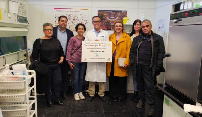 Entrega de 13.292 € recaudados en la V Marcha Solidaria de Huete.