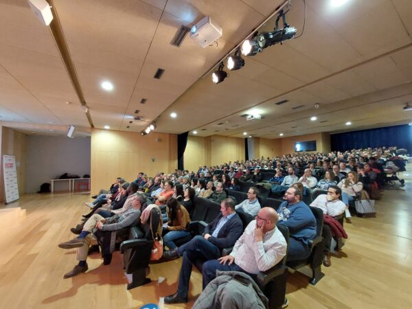 Unai Sordo defiende que los fondos europeos fijen empleo y proyectos empresariales viables en provincias despobladas como Cuenca